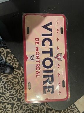 Victoire de Montréal Decorative License Plate - Pink & Navy
